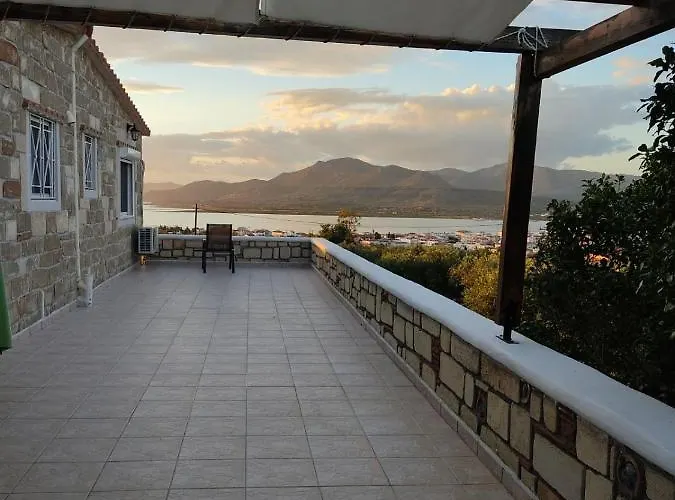 Hébergement de vacances House With Unique View *