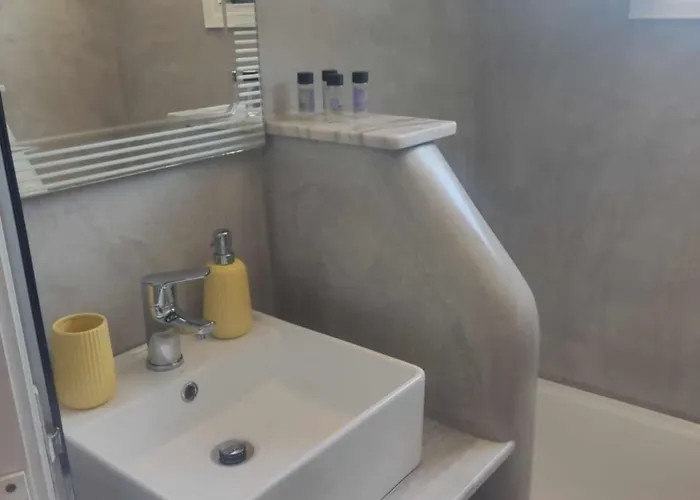 House With Unique View Élaphonèse